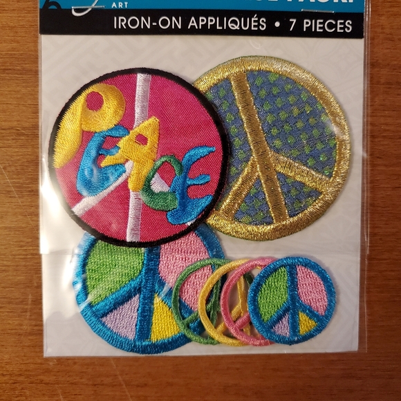 5/$20 NWT Next Style Value Pack Iron On Peace Signs - Picture 2 of 6
